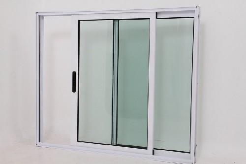 janela de alumínio com vidro