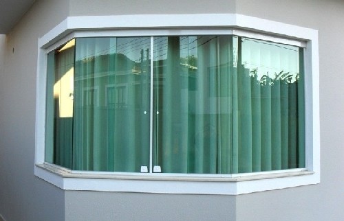janela de vidro para sala
